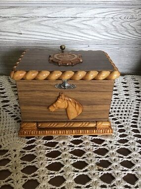 Vintage wooden Cigarette dispenser.